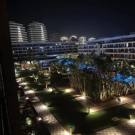 Courtyard Long